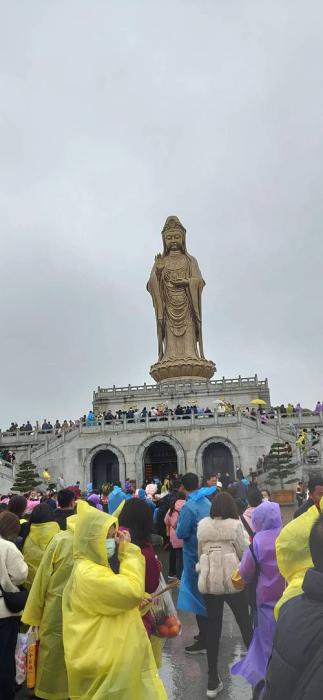 普陀山观音岛，万民依仗求安宁.