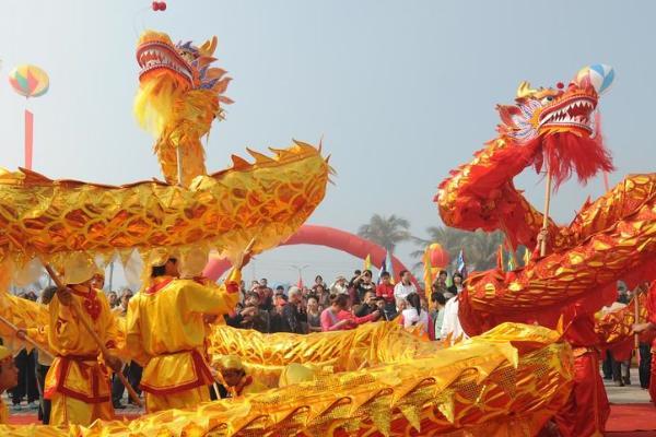 农历四月初几，传统节日环绕